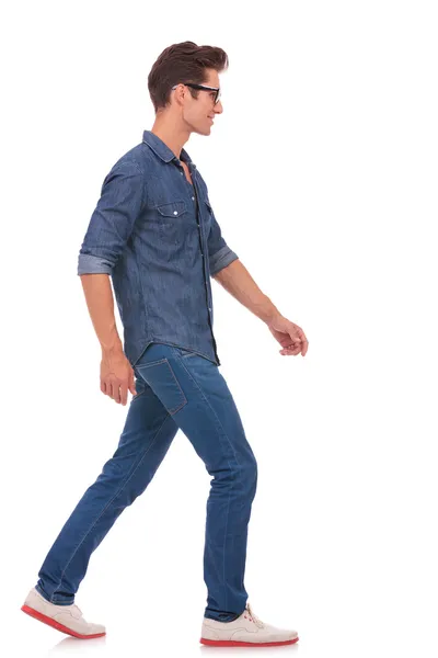 Side view of man walking — Stock Photo, Image