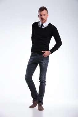 Casual adam elinin ön cep