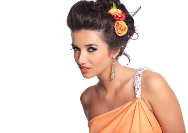 kameraya şehvetli bir görünüm veren güzellik kadın