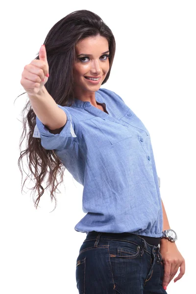 Casual woman shows thumbs up — Stock Photo, Image