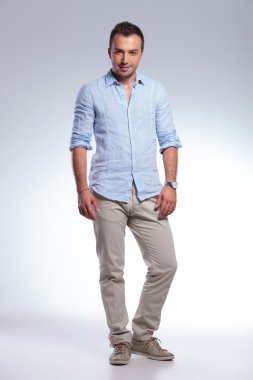 casual adam sana bakmak