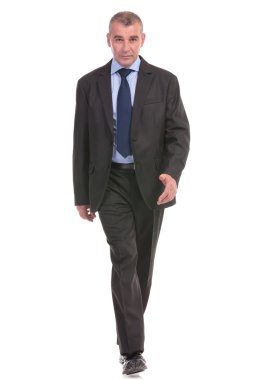 iş adamı için yürüyor