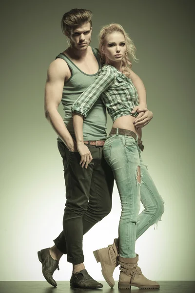 Young couple in casual clothes — Stock Photo, Image