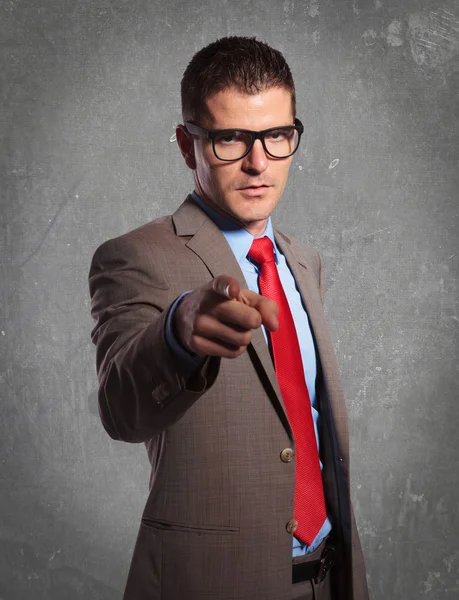 Young business man points at you — Stock Photo, Image