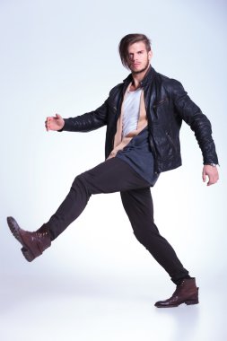 sıradan bir gencin dev adım