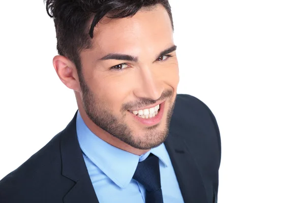 Close up imagem de um jovem sorridente homem de negócios — Fotografia de Stock