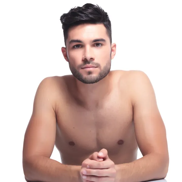 Un afeitado joven belleza hombre — Foto de Stock