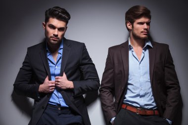 iki rahat moda erkek modeller