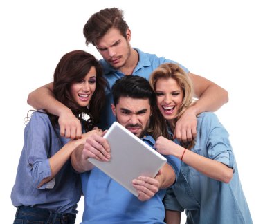 arkadaşlar tablet kötü haberleri okuma rahat grup