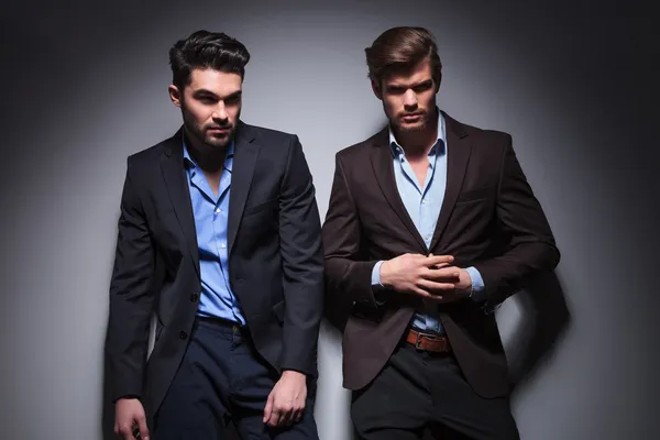 Two hot men, one looking away — Stock Photo, Image