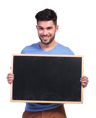 bir Pano gösterilen mutlu casual adam
