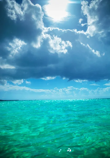 Schöne Gewässer der Karibik in der Nähe der Insel Saona — Stockfoto