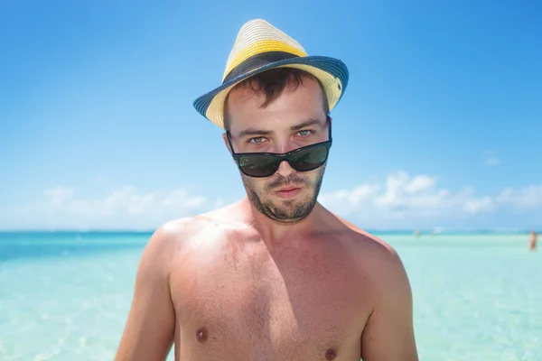 Confused man making a funny face — Stock Photo, Image