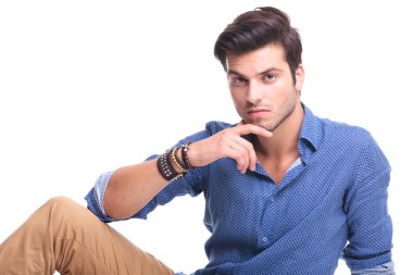 Genç casual adam merak 