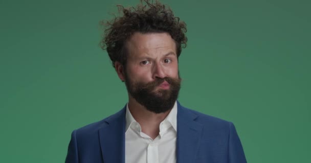 Green Background Presenting Crazy Businessman Beard Moustache Making Funny Faces — Vídeo de stock