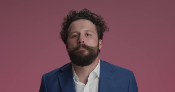 Curly Hair Guy Red Background Being Crazy Making Funny Faces — Video Stock