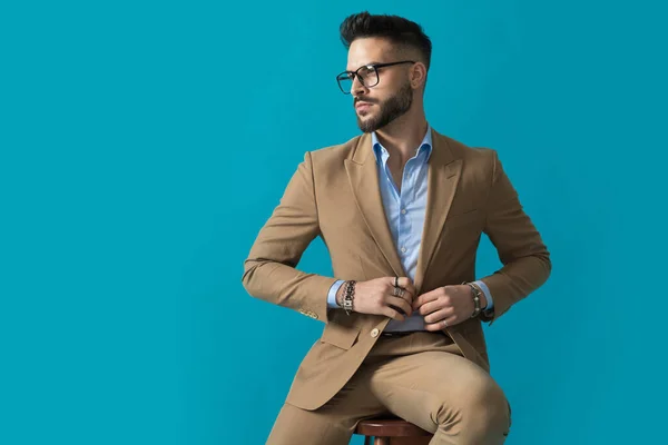 Sensual Young Man Glasses Buttoning Suit Looking Side While Confidently — Stock Photo, Image