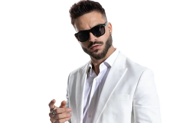 Portait Unshaved Businessman Sunglasses Posing Studio Light White Background — Stock Photo, Image