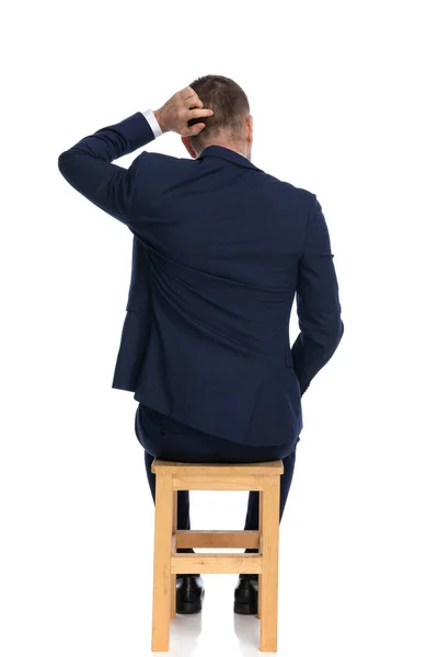 Confused Man Suit Scratching Head Thinking Ways Solve Difficult Problems — Stock Photo, Image