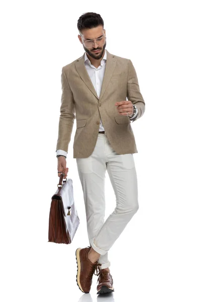 Sexy Businessman Posing Tough Attitude Looking Holding Briefcase — стоковое фото