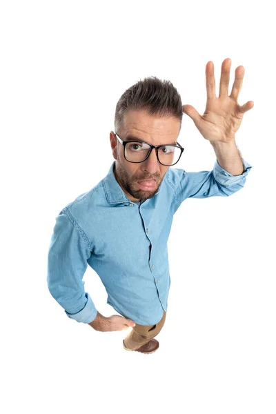 Grizzled Hair Man Blue Jeans Shirt Posing Top View Pose — Stock Photo, Image