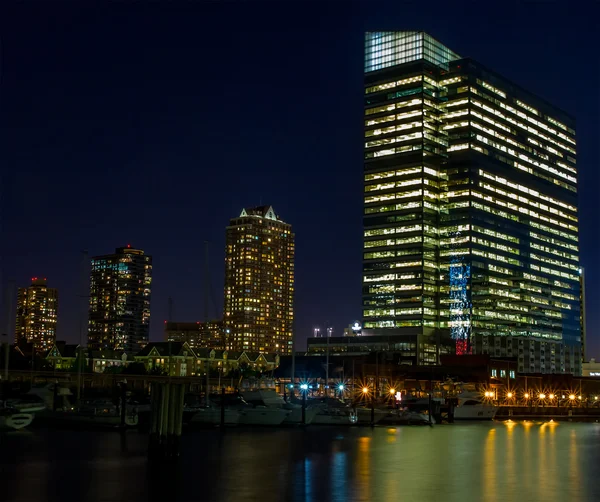 Natt i finansdistriktet i en storstad — Stockfoto