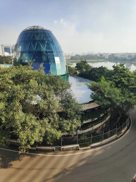 从连接印度泰兰加纳邦首府新旧地区的新桥看海得拉巴高科技城的城市景观 — 图库照片