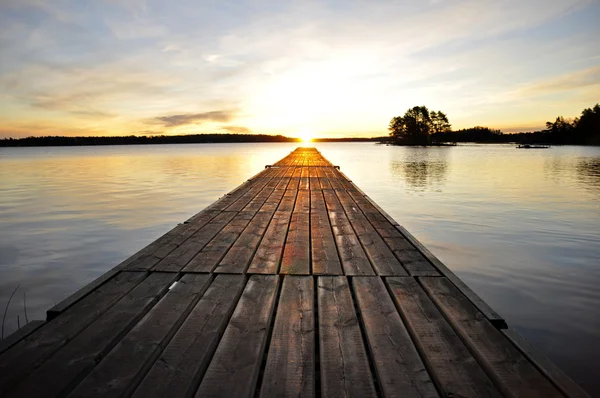 Reflejo tranquilo lago — Foto de Stock