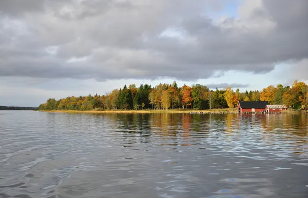 Klidné jezero reflexe — Stock fotografie