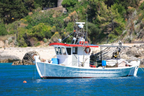 Fishing boat in the Ionian sea — Stock Photo, Image