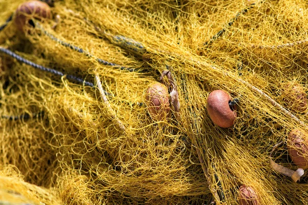 古い黄色釣りネット — ストック写真