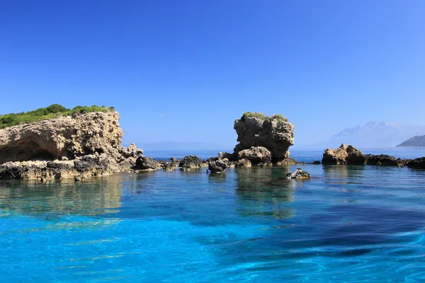 Pequeña isla alrededor de Lefkas en Grecia — Foto de Stock