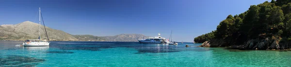 Navegando na Grécia em torno da ilha de Lefkas — Fotografia de Stock