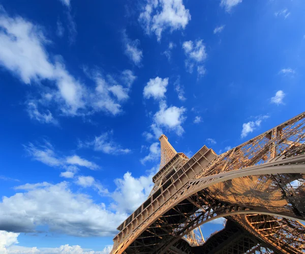 Torre Eiffel en París — Foto de Stock