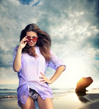 tropik Sahil güzel kadını uygun