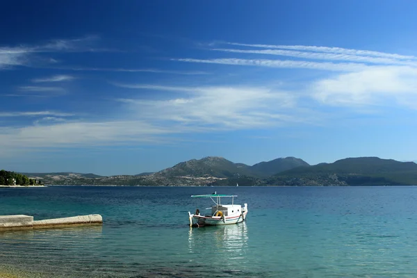 Fishing boat in the Ionian sea — Stock Photo, Image