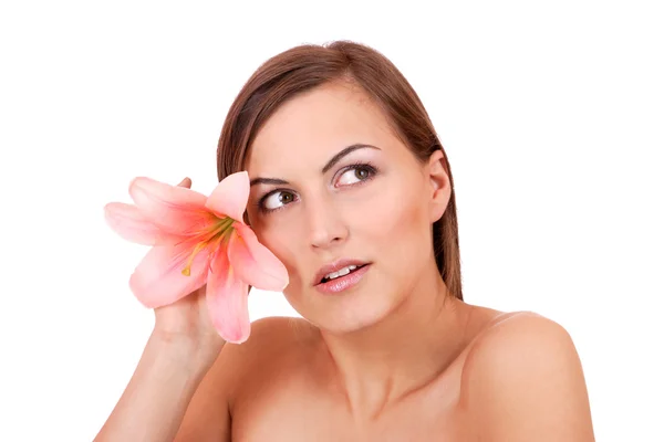 Schöne Frau mit Blume isoliert auf weiß — Stockfoto