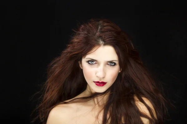 Sensual morena mujer con pelo brillante —  Fotos de Stock