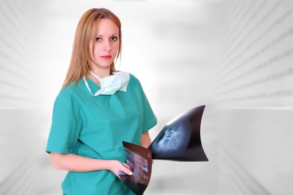 Retrato de una joven doctora — Foto de Stock