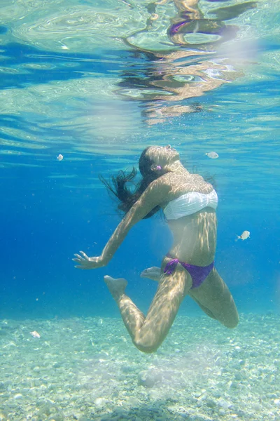 Mulher subaquática — Fotografia de Stock