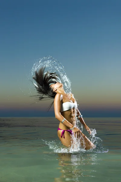 Woman in the sea — Stock Photo, Image