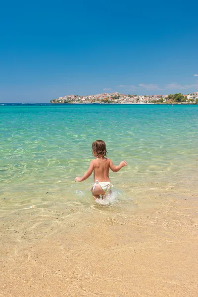 Little baby girl on the beach — Stock Photo, Image