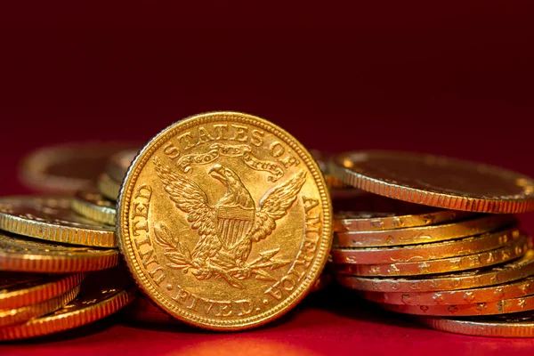 Πέντε δολάρια χρυσά νομίσματα — Φωτογραφία Αρχείου