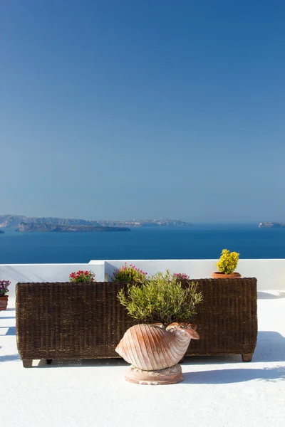 Santorini Balkon mit Blick auf das Meer — Stockfoto