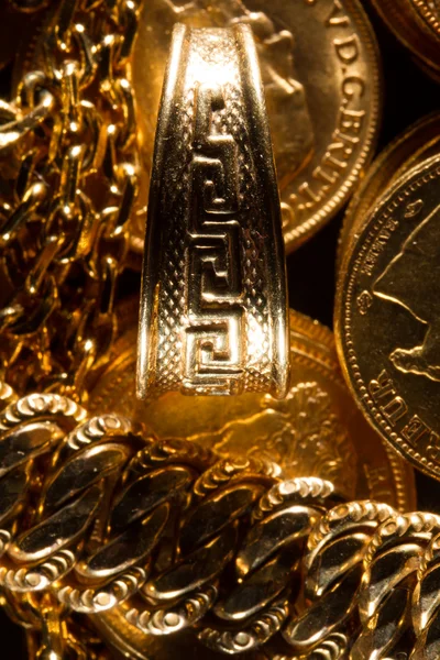 Κοσμήματα και τα χρυσά νομίσματα — Φωτογραφία Αρχείου