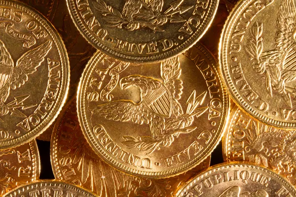 Monete d'oro da cinque dollari — Foto Stock