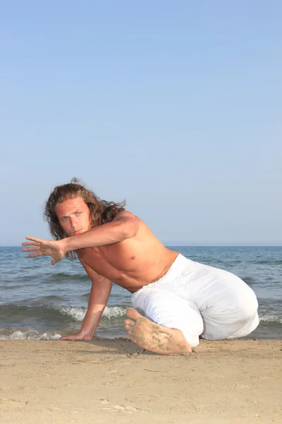 Sahilde Capoeira dansçı — Stok fotoğraf