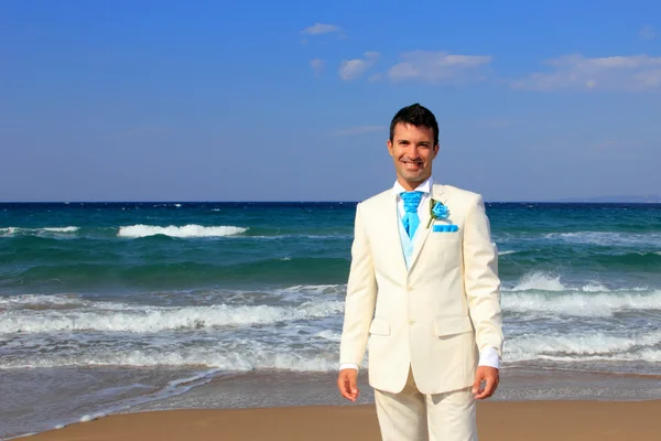 Sposo sul mare — Foto Stock