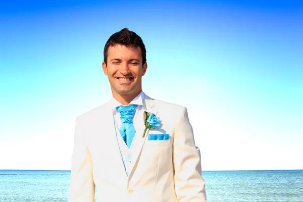 Groom by the sea — Stock Photo, Image