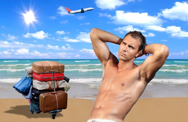 Jovem modelo masculino na praia — Fotografia de Stock